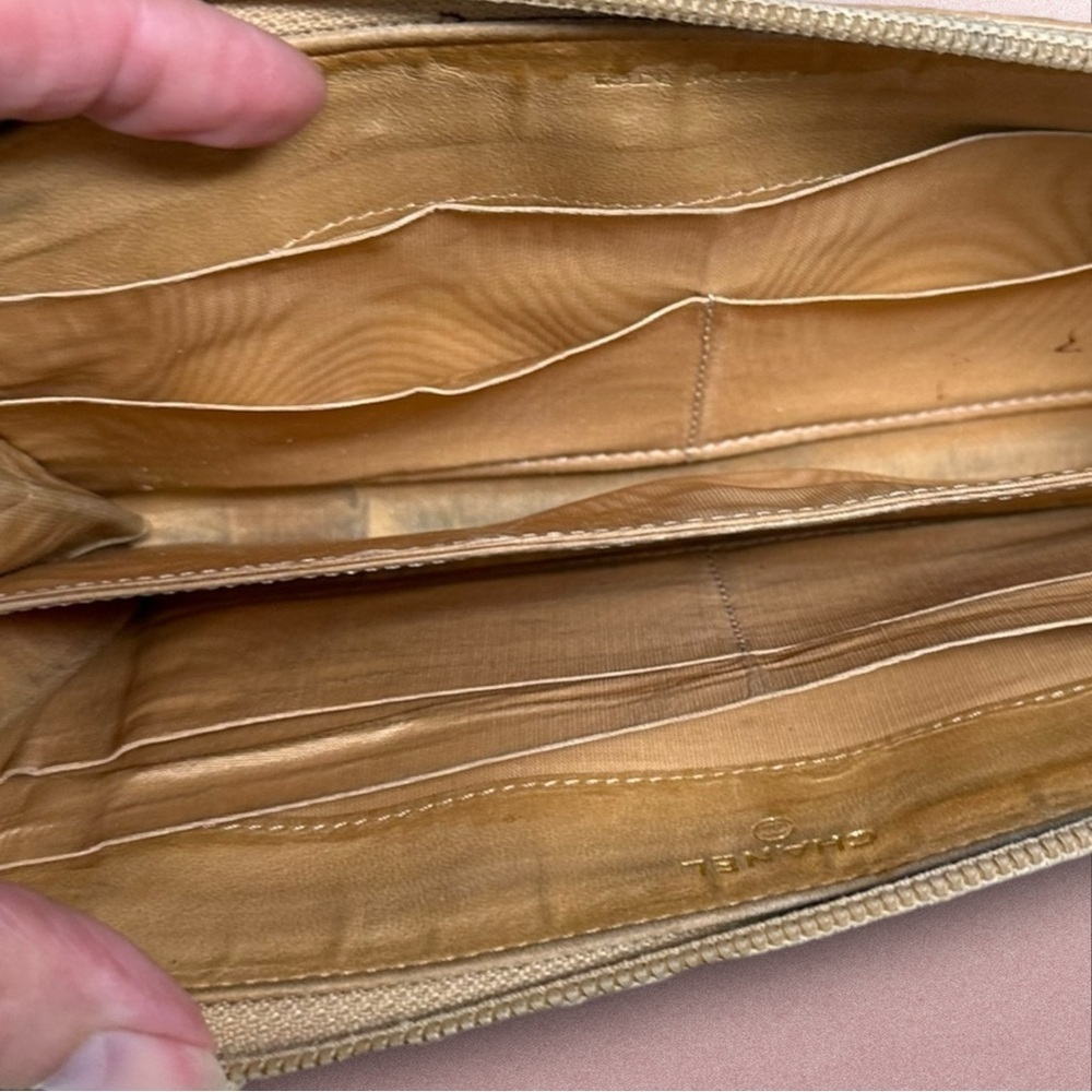 Chanel caviar zip wallet - Picture 12 of 16